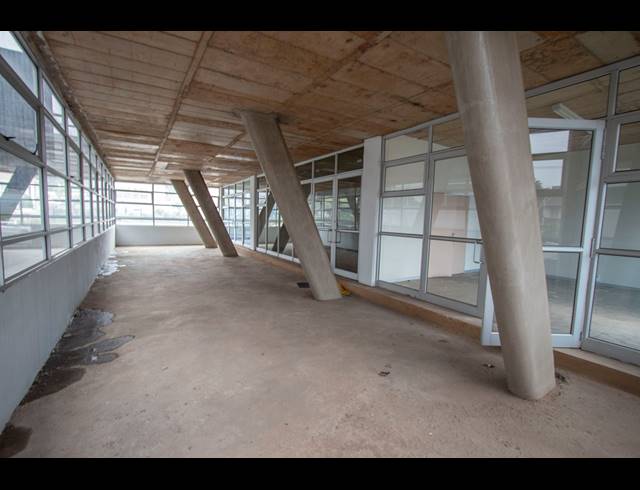 1,596M² OFFICE TO LET IN PARKMORE